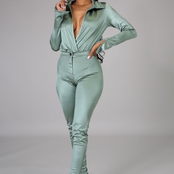 Satin Two Piece Outfit - Picture 2 of 5